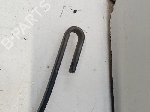 Used Front windshield wiper arm PEUGEOT 307 (3A/C) 1.6 HDi (90 hp) 28756328