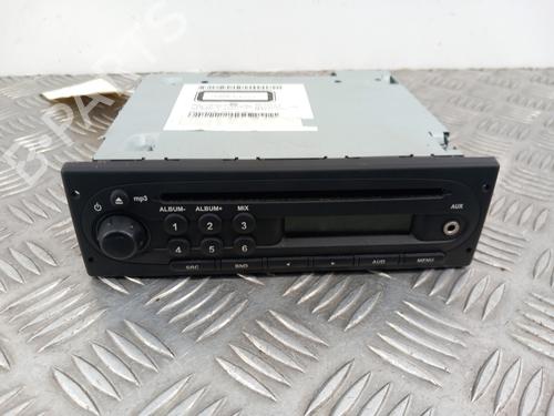 Used Radio DACIA DUSTER (HS_) 1.5 dCi 4x4 (HSMC, HSMD) (110 hp) 30461588