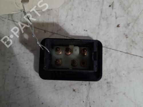 Used Right rear window switch Right rear window switch VOLVO 850 Estate (855) 2.5 TDI (140 hp) 28760896 28760896