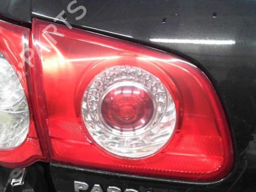 Feu de coffre gauche VW PASSAT B6 Variant (3C5) 2.0 TDI (170 hp) 28777631