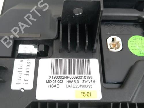 display-monitor-ds-ds-3-ds-3-crossback-ur_-uc_-uj_-2018-28759042 main image