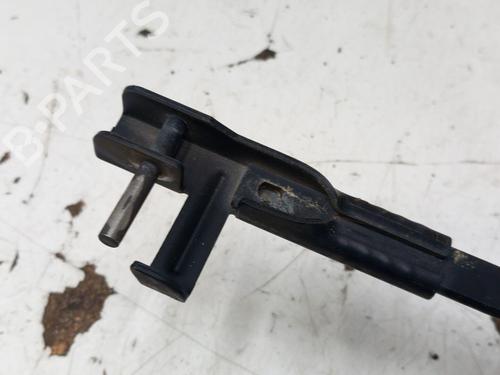 Used Front windshield wiper arm PEUGEOT 407 Coupe (6C_) 2.7 HDi (204 hp) 28755960