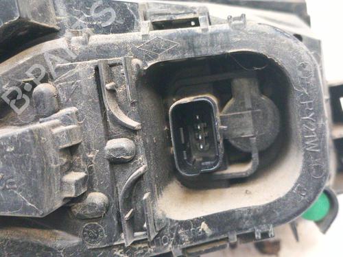 right-taillight-renault-clio-iv-bh_-2012-2013-2014-2015-2016-2017-2018-2019-2020-2021-28756130 main image
