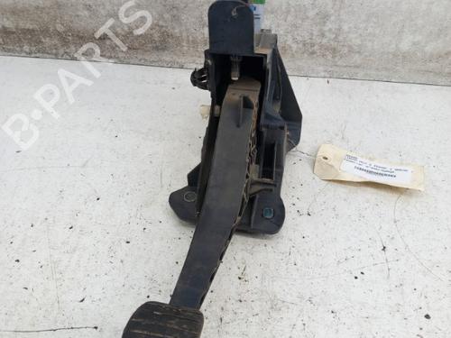 Used Clutch pedal DACIA LOGAN MCV II 1.5 dCi (75 hp) 28743391