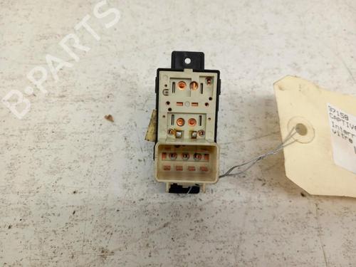Used Left rear window switch CHEVROLET CAPTIVA (C100, C140) 2.0 D (150 hp) 28784176