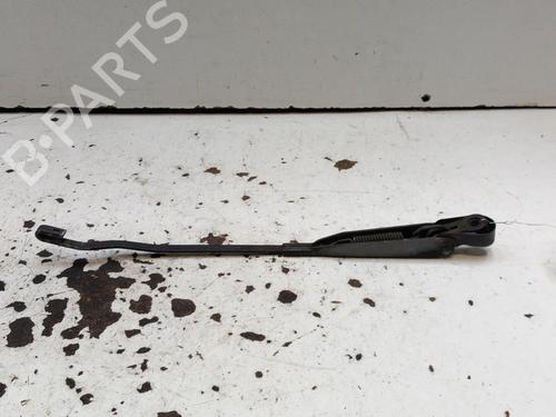 Used Front windshield wiper arm RENAULT RAPID Box Body/MPV (F40_, G40_) 1.9 D (F40R) (54 hp) 28793403