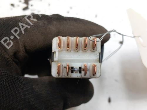 Used Warning switch RENAULT MEGANE I (BA0/1_) 1.9 D Eco (BA0A, BA0U, BA0R) (64 hp) 28755407