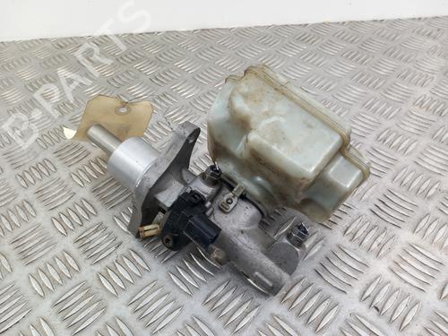 brake-master-cylinder-audi-a3-sportback-8pa-2004-2005-2006-2007-2008-2009-2010-2011-2012-2013-2014-2015-29567347 main image