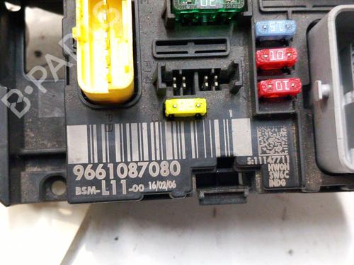 Used Fuse box PEUGEOT 307 (3A/C) 1.6 HDi (90 hp) 28762559