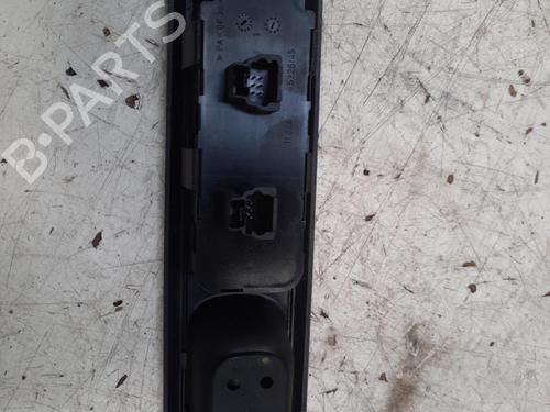 Used Left front window switch PEUGEOT 407 SW (6E_, 6D_) 2.0 HDi 135 (136 hp) 28760139