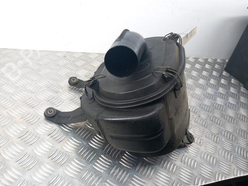 Used Air filter box Air filter box MITSUBISHI PAJERO II (V3_W, V2_W, V4_W, V5_W) 2.8 TD (V46W, V26W) (125 hp) 28757258 28757258