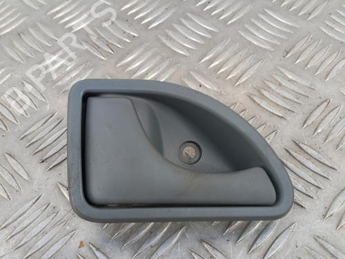 Poignée intérieure avant gauche RENAULT TWINGO I (C06_) 1.2 16V (C060) (60 hp) 28767666