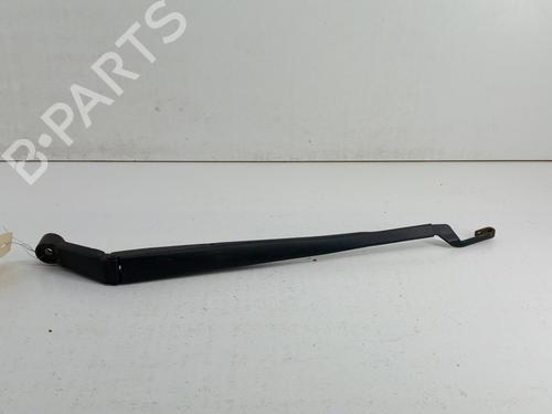 Used Front windshield wiper arm TOYOTA AURIS (_E15_) 1.4 D-4D (NDE150_, NDE150R) (90 hp) 28762503