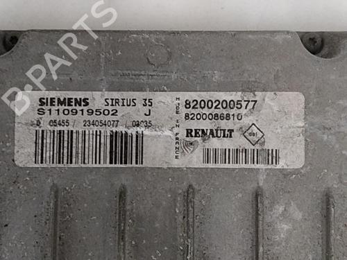 Used Electronic module RENAULT LAGUNA II Grandtour (KG0/1_) 2.0 16V IDE (KG0N) (140 hp) 28761366