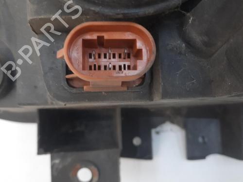 Used Right headlight RENAULT ESPACE III (JE0_) 2.2 dCi (JE0K) (130 hp) 28747230