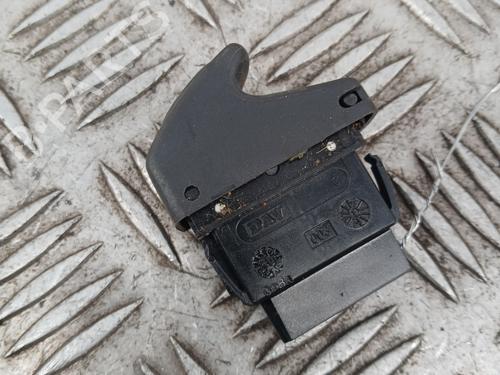 Used Left rear window switch Left rear window switch DACIA DUSTER (HS_) 1.5 dCi 4x4 (HSMC, HSMD) (110 hp) 32413645 32413645