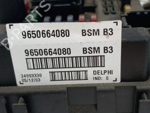 Zekeringkast PEUGEOT 307 (3A/C) 2.0 HDi 110 (107 hp) 28784297