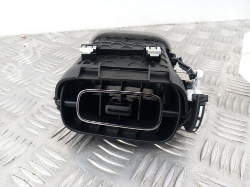 Used Air vent CITROËN C3 III (SX) 1.2 PureTech 82 (83 hp) 28736327