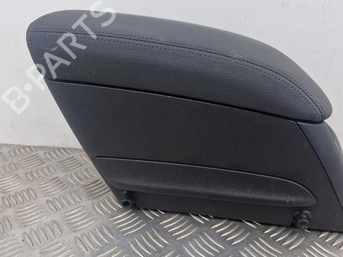 Used Armrest / Center console OPEL MERIVA B MPV (S10) 1.4 (75) (120 hp) 28742685