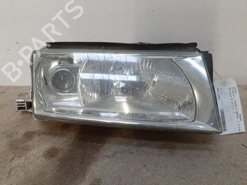 Used Right headlight SKODA OCTAVIA I Combi (1U5) 1.9 TDI (90 hp) 28754336