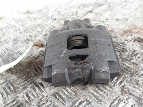 Used Right front brake caliper TOYOTA YARIS (_P13_) 1.5 Hybrid (NHP130_, NHP130) (101 hp) 28736745