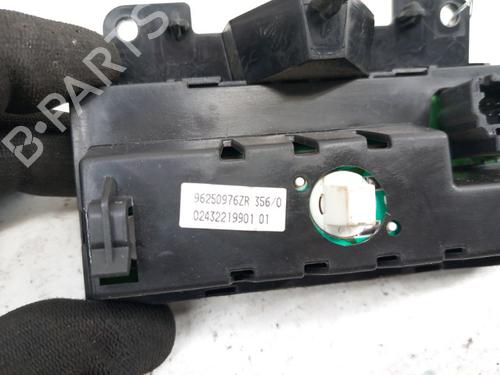Display monitor PEUGEOT 206 Hatchback (2A/C) 1.4 i | BP28744010C48