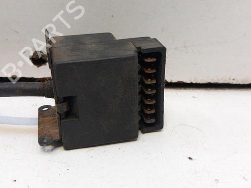 Used Steering column stalk RENAULT RAPID Box Body/MPV (F40_, G40_) 1.4 (F40D) (79 hp) 28778802