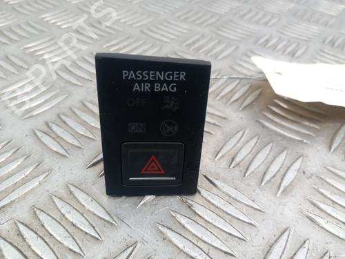 Used Warning switch VW GOLF VII (5G1, BQ1, BE1, BE2) 2.0 TDI (150 hp) 29898217