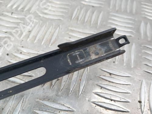 front-windshield-wiper-arm-peugeot-307-break-3e-2002-2003-2004-2005-2006-2007-2008-2009-28757073 main image