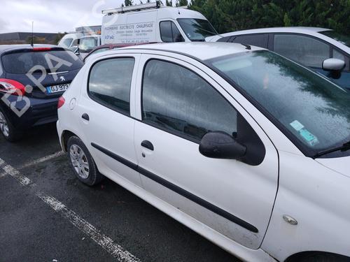 Fuse box PEUGEOT 206+ (2L_, 2M_) 1.1 | BP31968547E1 - Image 4
