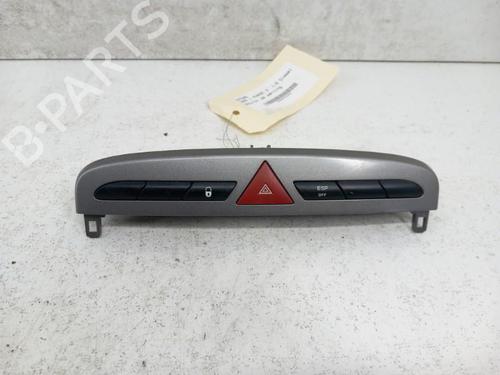 Used Warning switch Warning switch PEUGEOT 308 I (4A_, 4C_) 1.6 HDi (92 hp) 28768441 28768441