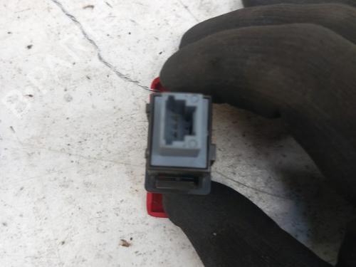 Used Warning switch Warning switch TOYOTA AURIS (_E15_) 1.6 (ZRE151_, ZRE151R) (124 hp) 28734552 28734552