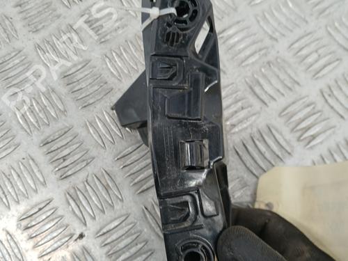 Used Front bumper bracket Front bumper bracket PEUGEOT 208 II (UB_, UP_, UW_, UJ_) e-208 (136 hp) 31091801 31091801