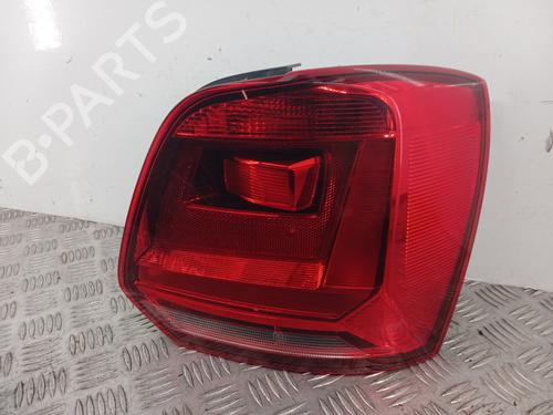 Feu arrière droit VW POLO V (6R1, 6C1) 1.4 TDI (75 hp) 32064733