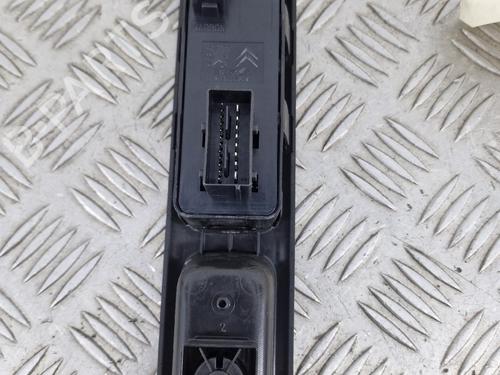Used Left front window switch Left front window switch PEUGEOT 3008 I MPV (0U_) 1.6 BlueHDi 120 (120 hp) 39904180 39904180