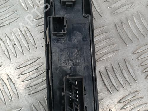 Used Left front window switch Left front window switch PEUGEOT 3008 I MPV (0U_) 1.6 HDi (114 hp) 30392344 30392344