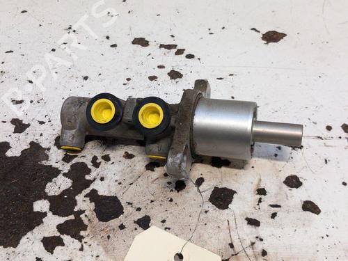 Used Brake master cylinder Brake master cylinder MERCEDES-BENZ B-CLASS Sports Tourer (W245) B 180 CDI (245.207) (109 hp) 28762606 28762606