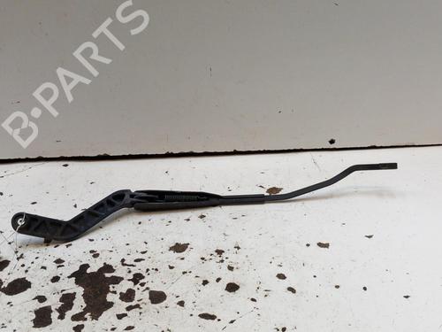 Used Front windshield wiper arm PEUGEOT 106 I (1A, 1C) 1.1 (60 hp) 28755841