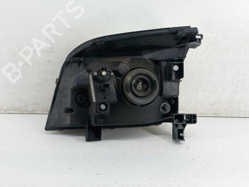 Used Right headlight NISSAN X-TRAIL I (T30) 2.2 Di 4x4 (114 hp) 28773205