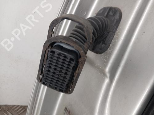 right-front-door-renault-clio-iii-br01-cr01-2005-2006-2007-2008-2009-2010-2011-2012-2013-2014-33306876 main image