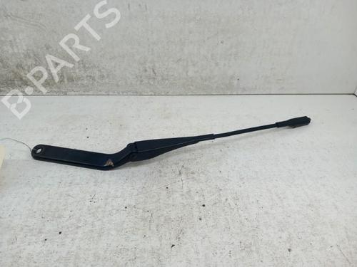 Used Front windshield wiper arm BMW X1 (E84) xDrive 18 d (143 hp) 28746378