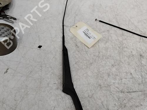 Used Front windshield wiper arm LADA KALINA Hatchback (1119) 1.6 (82 hp) 28774346