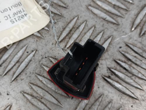 Warnblinkschalter für Warnblinkschalter RENAULT TRAFIC II Van (FL) 2.0 dCi 90 (FL0H, FL00, FL01, FL0M, FL0P, FL0S) (90 hp) 33887992 33887992