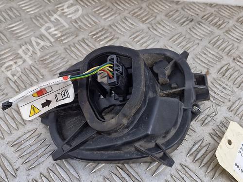 lamp-holder-peugeot-208-i-ca_-cc_-2012-2013-2014-2015-2016-2017-2018-2019-2020-2021-32368268 main image