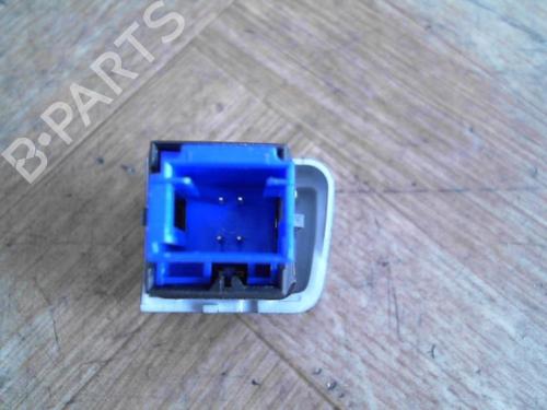 Used Warning switch Warning switch PEUGEOT 2008 I (CU_) 1.2 THP 110 / PureTech 110 (110 hp) 28765871 28765871