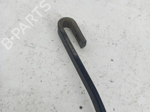 Front windshield wiper arm TOYOTA YARIS (_P9_) 1.4 D-4D (NLP90_, NLP90R) | BP28734697C143 