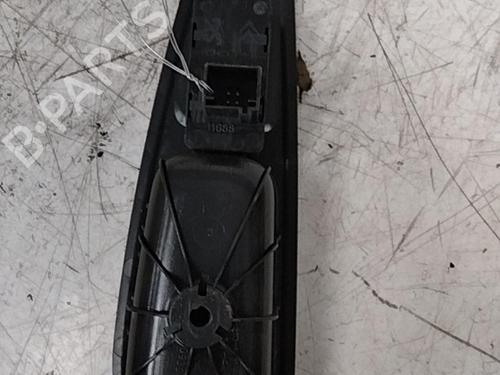 Used Left rear window switch Left rear window switch PEUGEOT 308 SW I (4E_, 4H_) 1.6 HDi (109 hp) 28763441 28763441