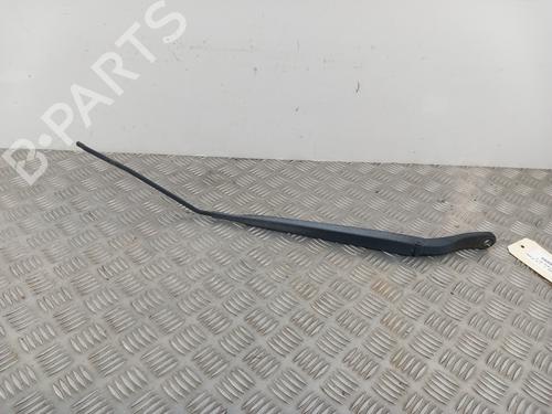 Used Front windshield wiper arm RENAULT MEGANE III Hatchback (BZ0/1_, B3_) 1.5 dCi (BZ09, BZ0D, BZ1W, BZ29, BZ14) (110 hp) 28745714