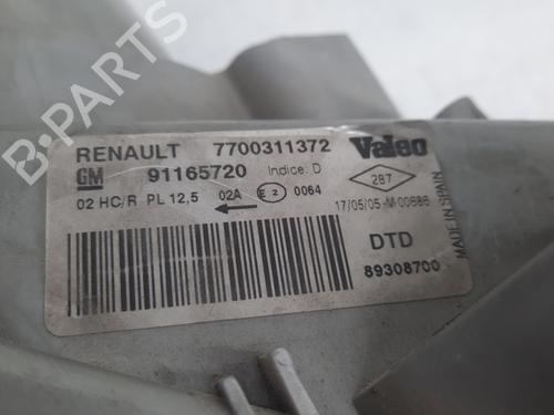 Used Right headlight RENAULT TRAFIC II Bus (JL) 2.0 dCi 90 (JL00, JL01, JL0H, JL0M, JL0P, JL0S) (90 hp) 28749822