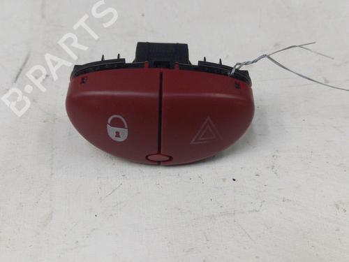 Bouton de warning PEUGEOT 206 Hatchback (2A/C) 1.1 i (60 hp) 28749944